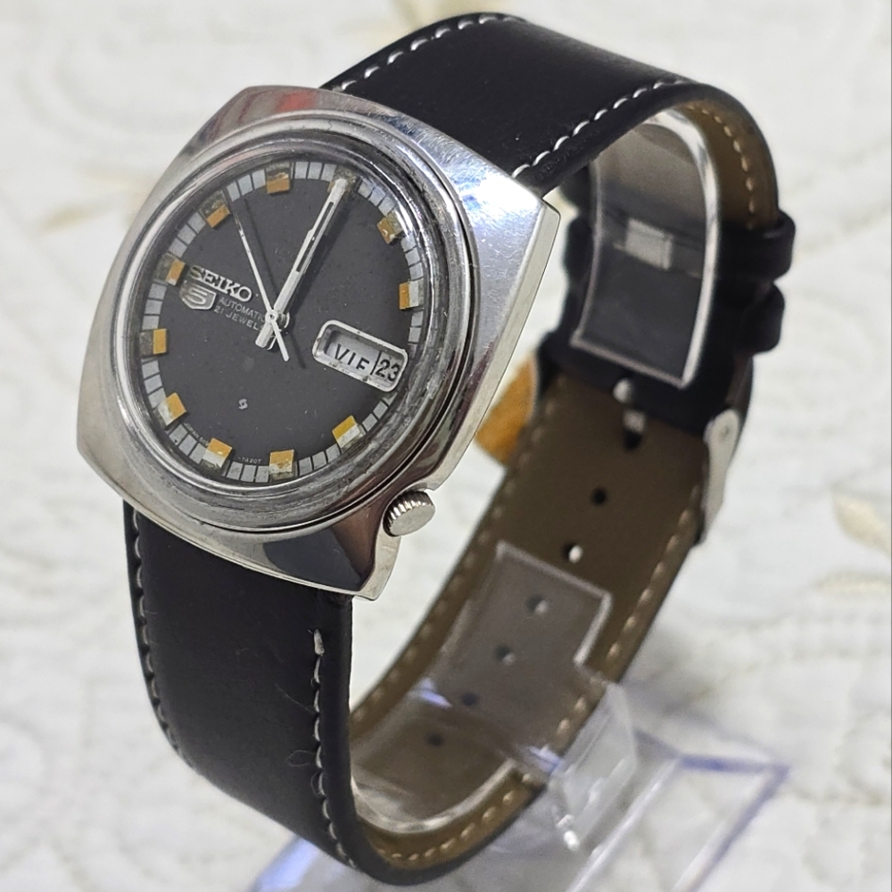 Vintage Seiko 5 Men's Watch 6119-7410 Automatic Asymmetrical Case Black - Picture 2 of 7